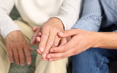 Proche d’une personne malade, comment se rendre utile ?