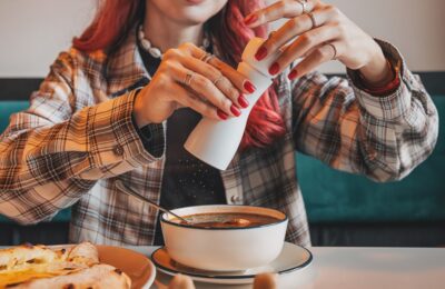 Adopter une alimentation peu salée